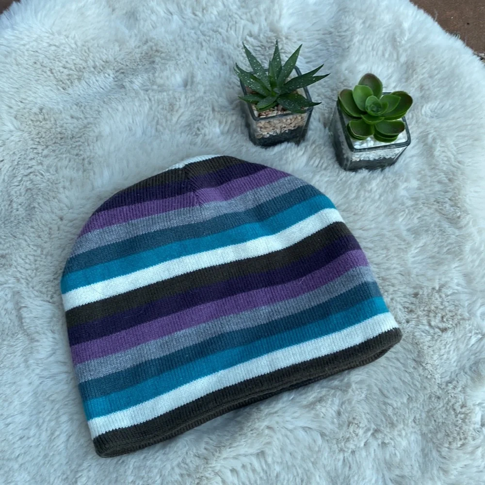 Women's Carhartt Purple Brown Striped Beanie Hat With Fleece Lining - Picture 4 of 6